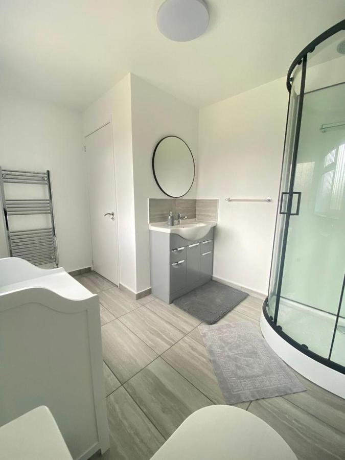 Gatwick Deluxe En-Suite Rooms Horley Exterior photo