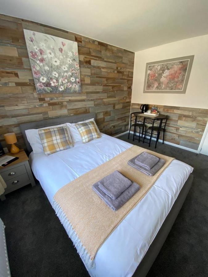Gatwick Deluxe En-Suite Rooms Horley Exterior photo